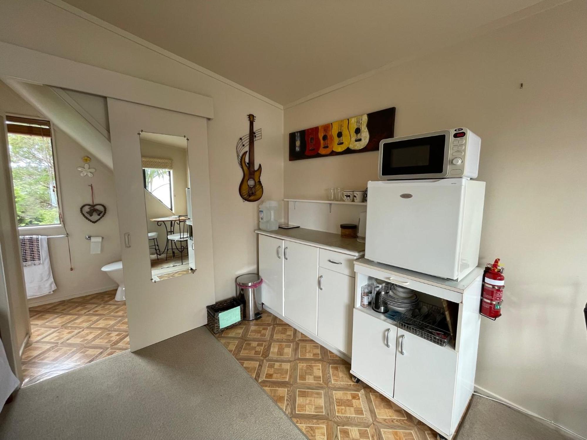 Отель The Jazz Loft Onetangi Экстерьер фото